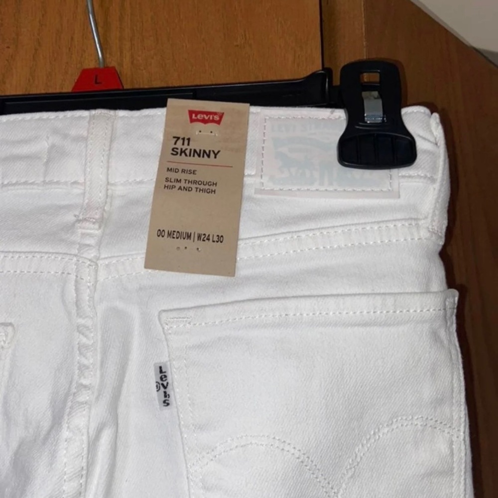 Ladies 🔥 Levi’s 711 Skinny Jeans